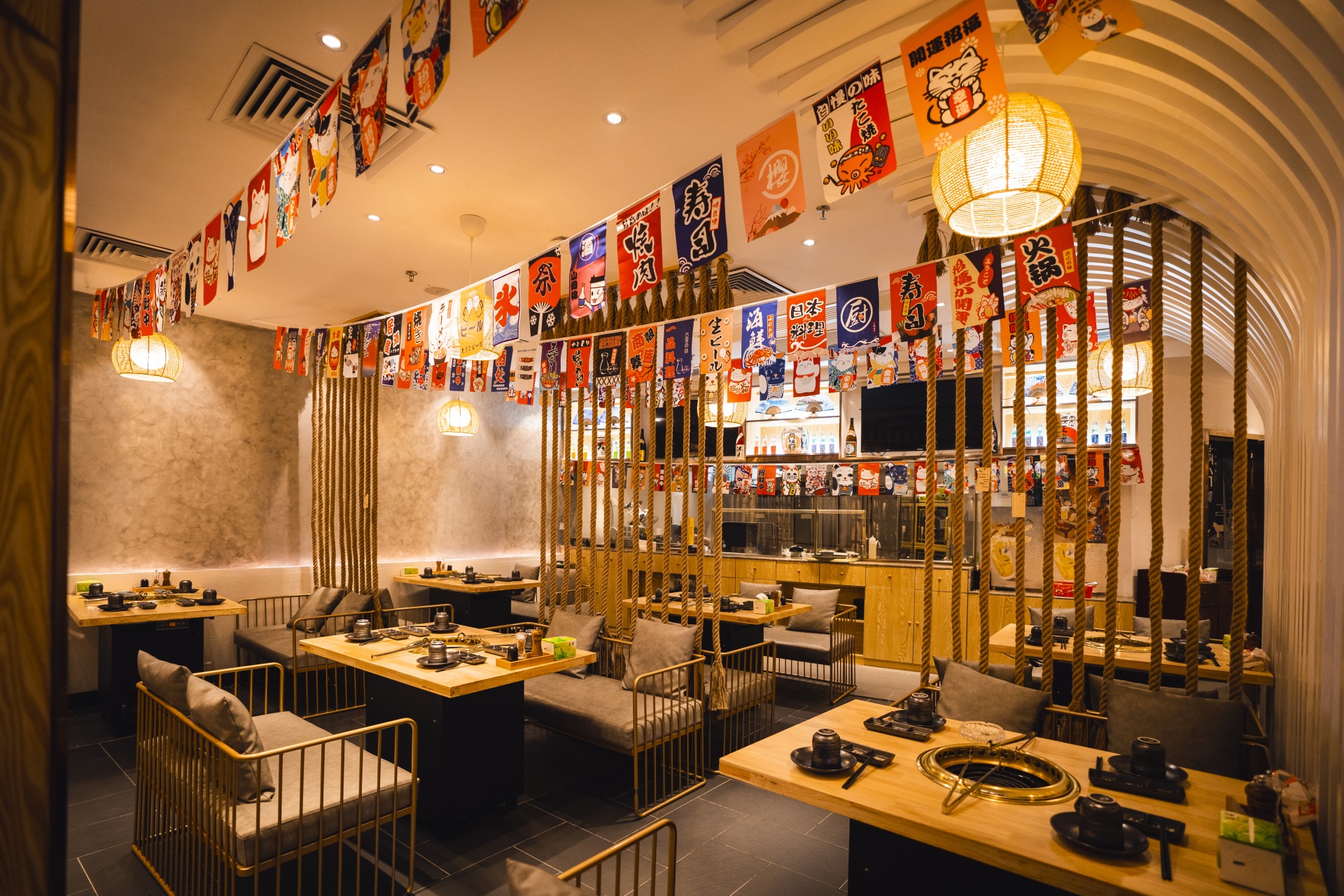 东莞日式烧肉餐饮品牌满分店内空间设计