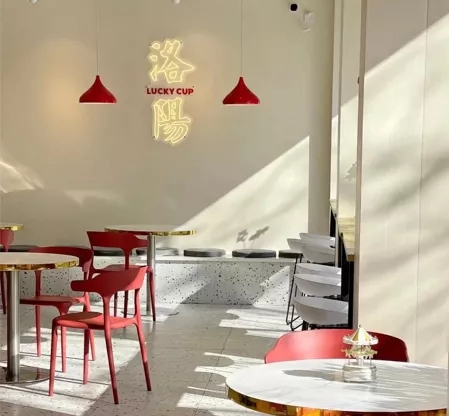 蜜雪冰城幸运咖餐饮空间设计